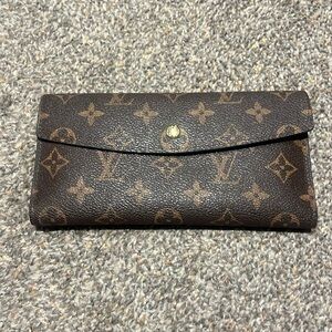 Louie Vuitton (ish) wallet